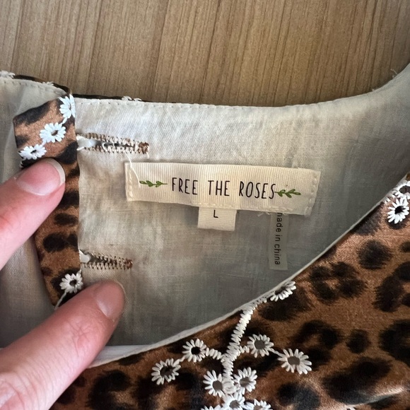 Free The Roses Two Piece Skirt and Blouse Set - Picture 6 of 7